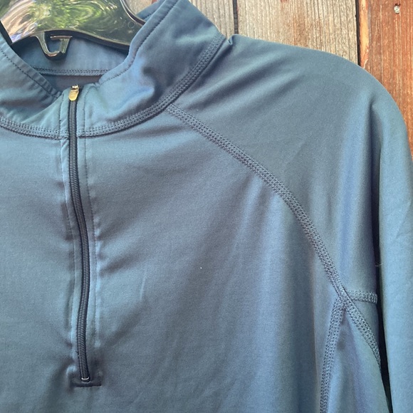 L.L.Bean trail 1/4 zip top - Picture 3 of 4